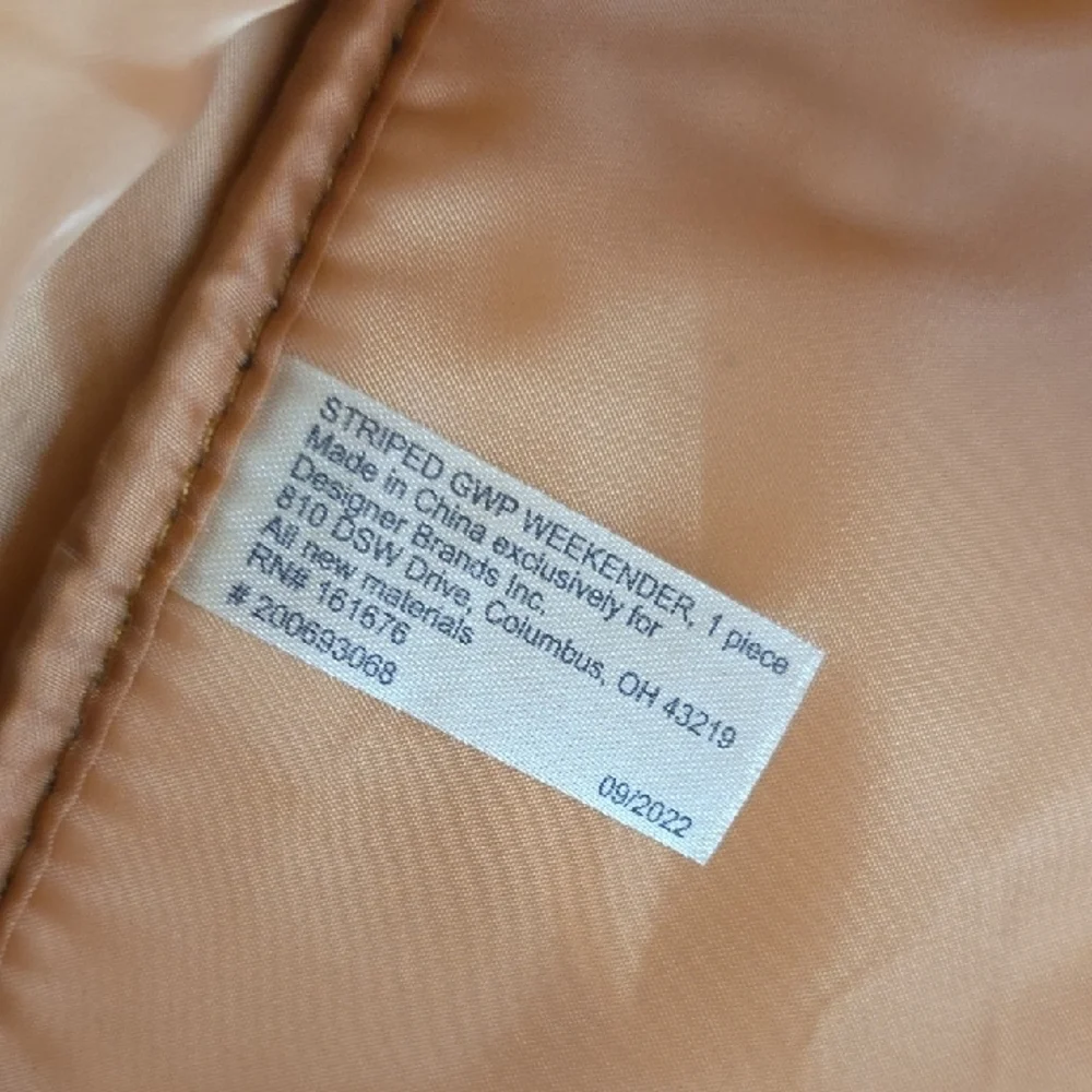 DSW Striped WEEKENDER Bag with Tan Accents - Picture 9 of 9